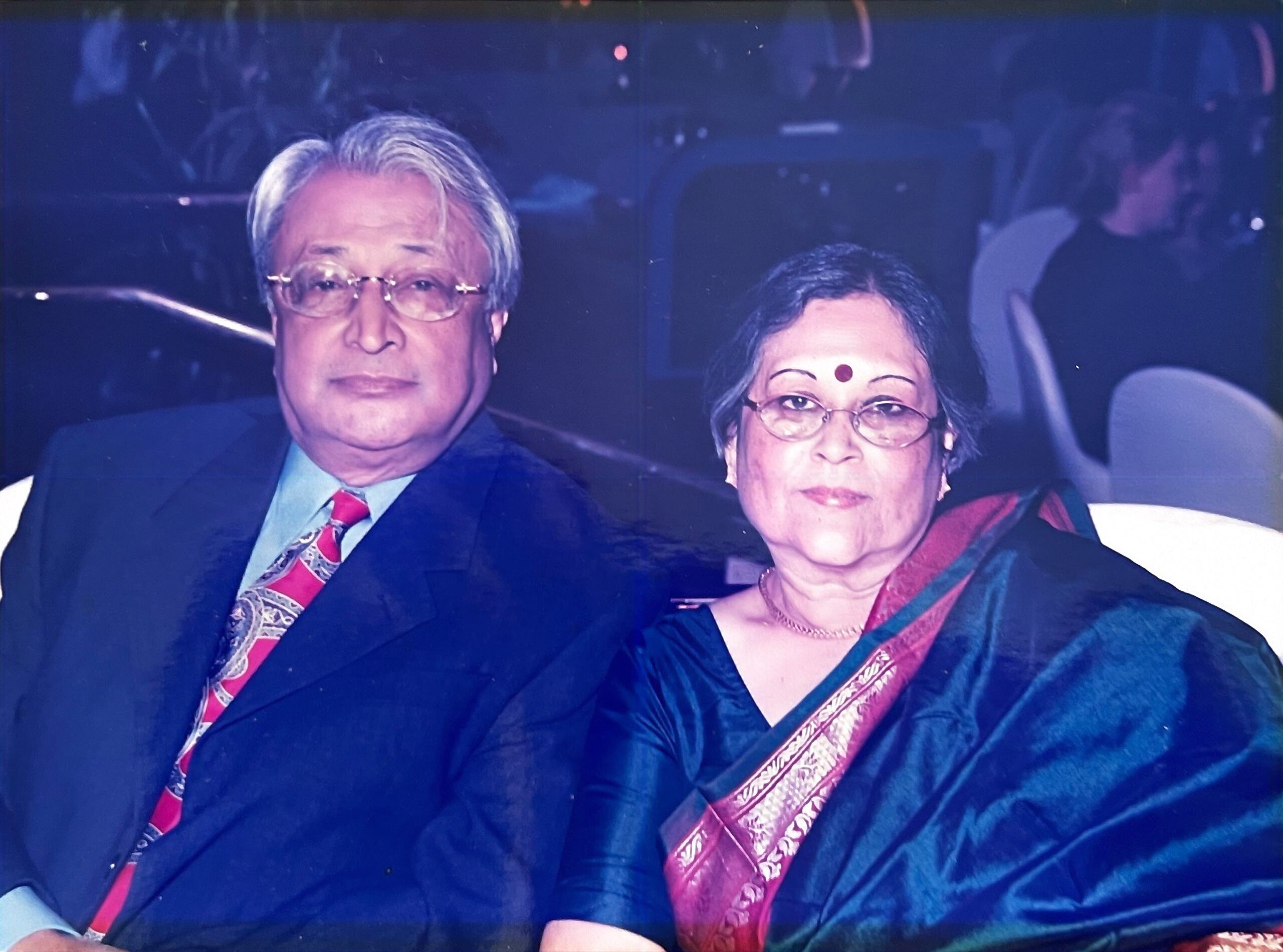 2026.10.21 - Sen Mom Dad